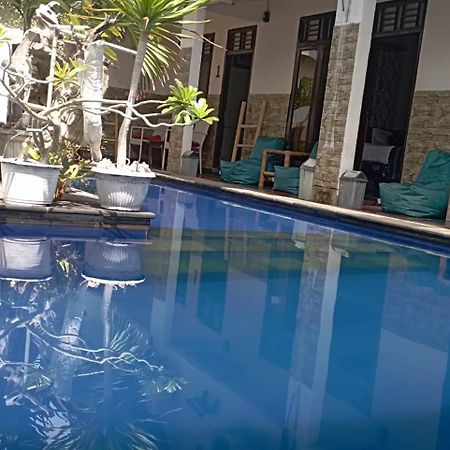 ホテル Wahyu Gili 1 ギリ・トラワンガン エクステリア 写真